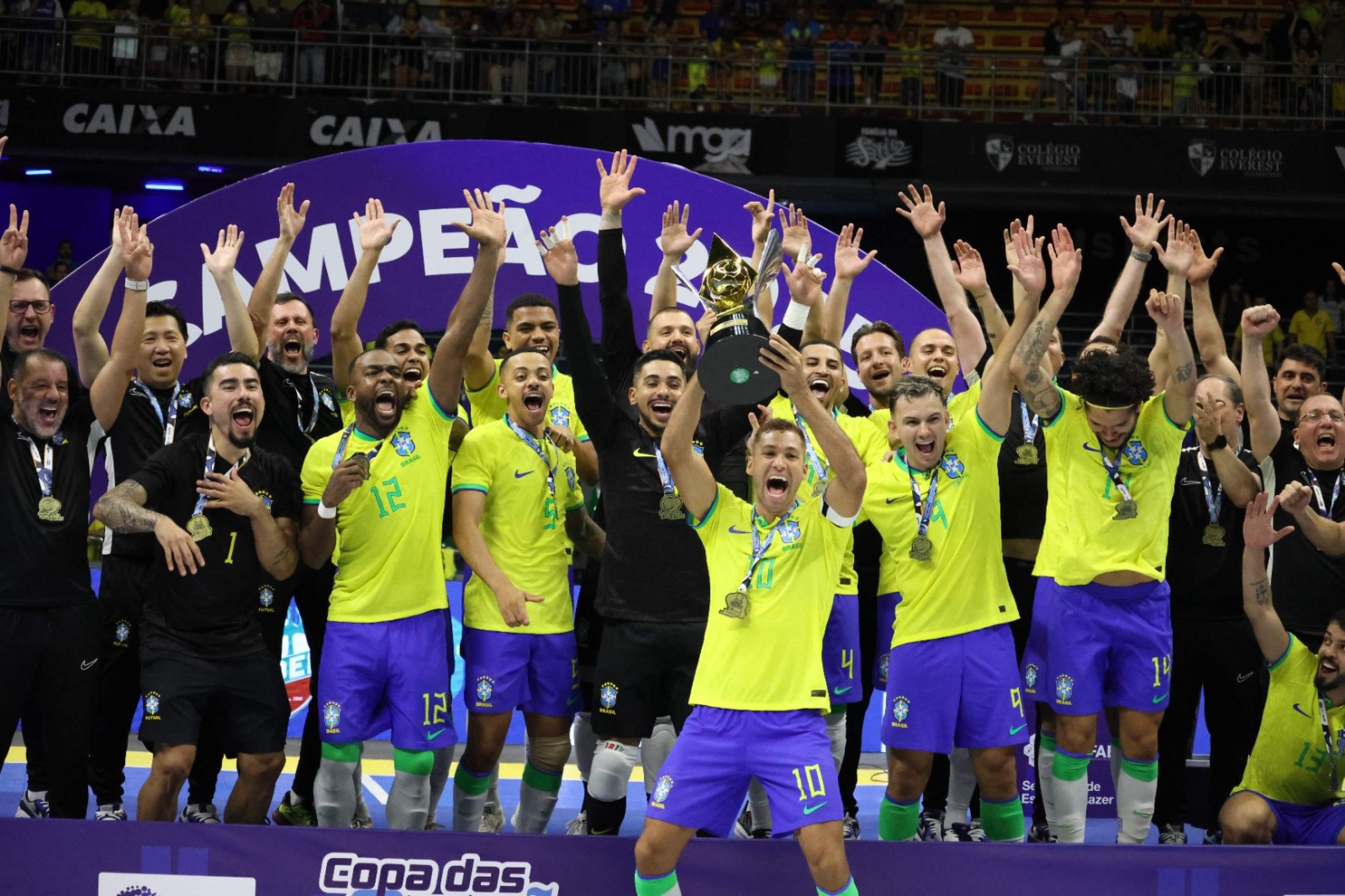 Brasil vira final contra a Polônia e é bi da Copa das Nações em Brasília