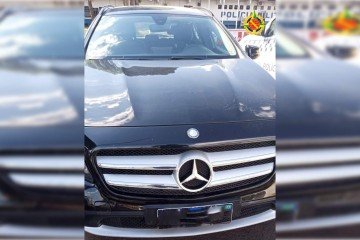 Mercedes GLA que acumulava mais de 64 multas de trânsito e R$ 54 mil em débitos - (crédito: Divulgação/PMDF) Mercedes GLA que acumulava mais de 64 multas de trânsito e R$ 54 mil em débitos - (crédito: Divulgação/PMDF)