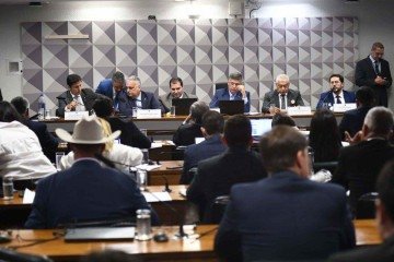 Intermediário do 'Careca do INSS' se cala em depoimento à CPMI sobre fraudes no INSS - (crédito: Agência Senado) Intermediário do 'Careca do INSS' se cala em depoimento à CPMI sobre fraudes no INSS - (crédito: Agência Senado)