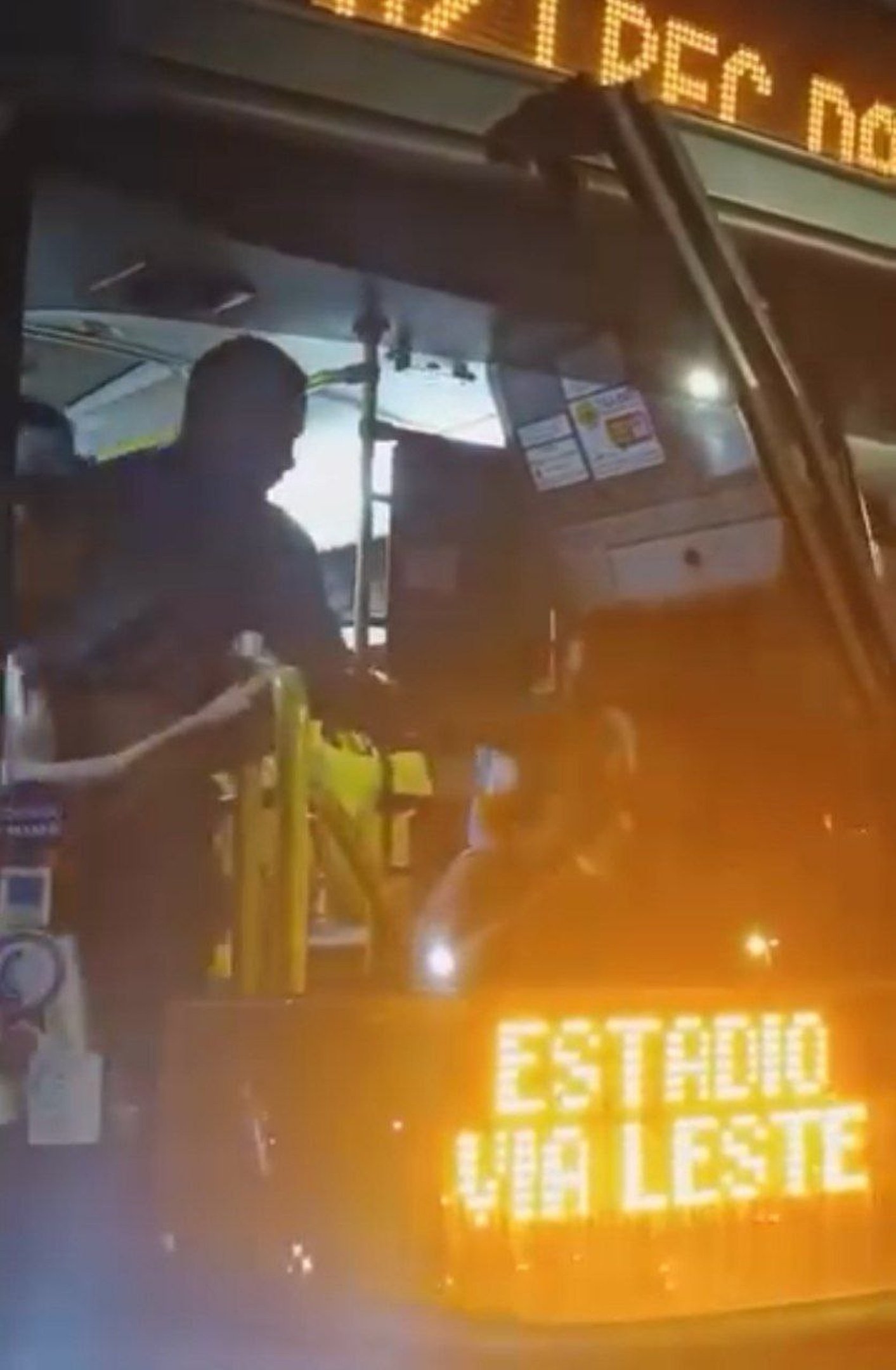 Jogos de basquete do Flamengo são fiscalizados para impedir torcida organizada