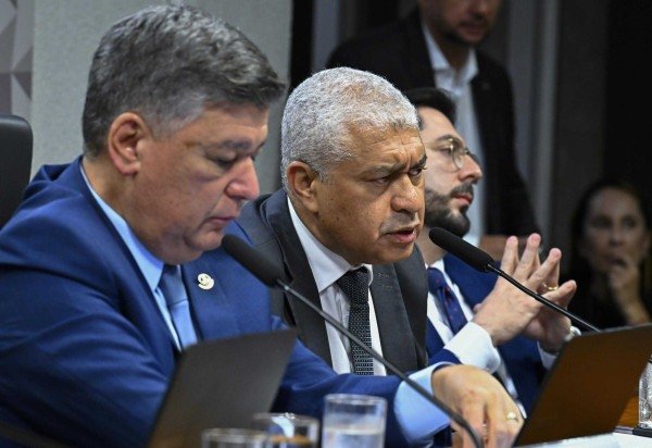 Na sessão presidida pelo senador Viana, foram feitos vários pedidos para que fosse decretada a voz de prisão de Rubens - (crédito: Waldemir Barreto/Agência Senado)