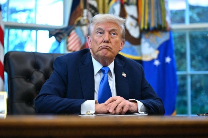 Trump se referia ao Tylenol, o medicamento com paracetamol mais comum nos Estados Unidos, um composto vendido sem receita e utilizado há décadas, sem que os estudos tenham mostrado efeitos gravemente contraproducentes -  (crédito: Mandel Ngan/AFP)