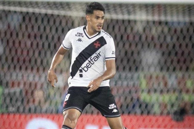 Vasco: Lucas Oliveira supera 