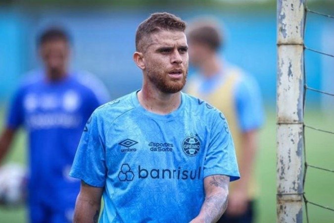 Cuellar sentiu dores musculares e pode desfalcar o Grêmio contra o Botafogo -  (crédito: Foto: Lucas Uebel/Grêmio FBPA)