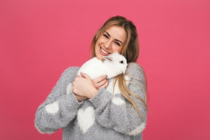 Os coelhos exigem cuidados especiais para manter a saúde em dia (Imagem: Vitaliipixels | Shutterstock) -  (crédito: EdiCase)