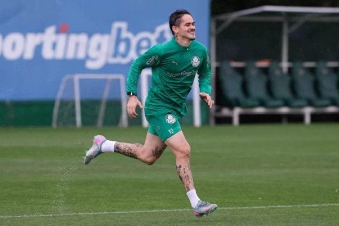 Khellven ficou de fora da partida contra o Fortaleza  -  (crédito: Foto: Cesar Greco/Palmeiras)