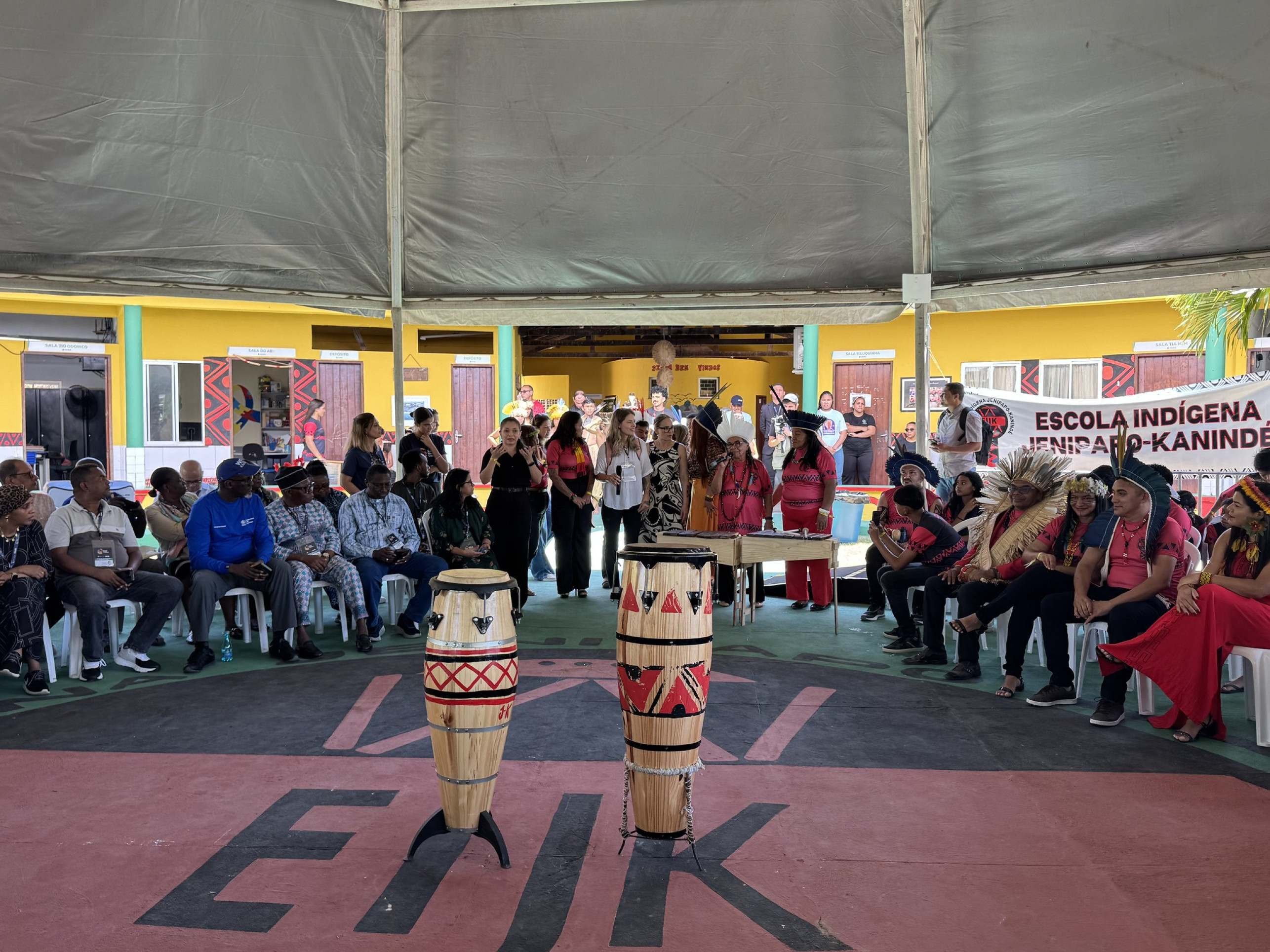 Visita das delegações da Cúpula Global da Coalizão pela Alimentação Escolar à Escola Indígena Jenipapo Kanindé