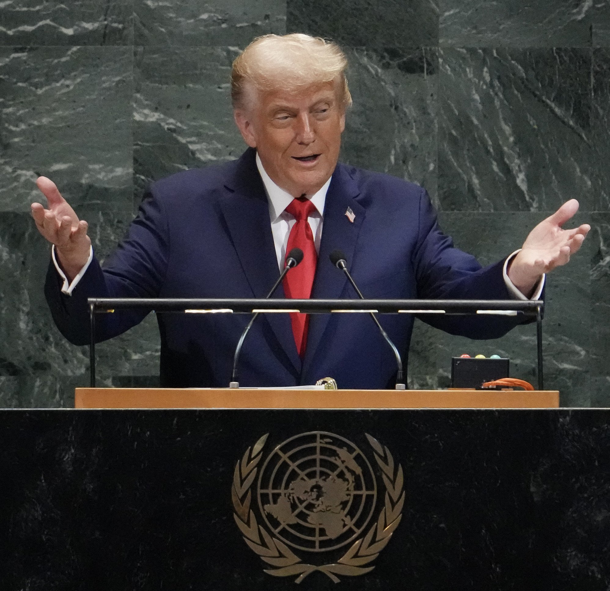 Donald Trump ataca as Nações Unidas e faz afagos ao próprio ego 