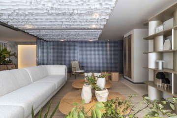 O teto em tecidos criando ondas remete a um espírito boêmio  -  (crédito: Foto: Edgard Cesar)