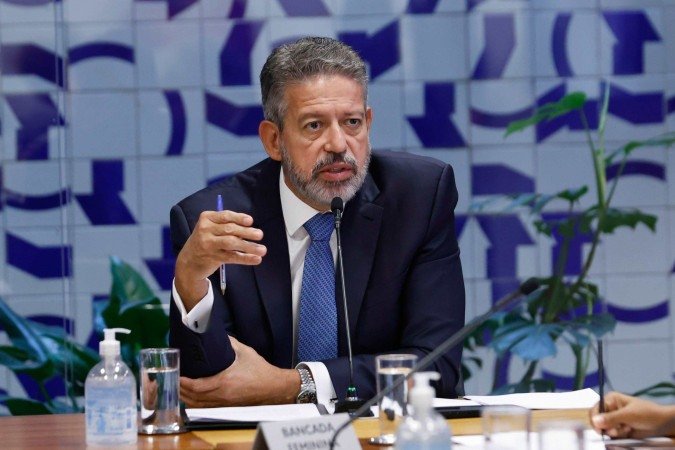 Durante reunião de líderes, o relator Arthur Lira apresentou o relatório aprovado na comissão especial -  (crédito:  Marina Ramos)