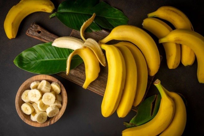 A banana é uma fruta rica em nutrientes benéficos para a saúde (Imagem: Esin Deniz | Shutterstock) - (crédito: EdiCase) A banana é uma fruta rica em nutrientes benéficos para a saúde (Imagem: Esin Deniz | Shutterstock) - (crédito: EdiCase)