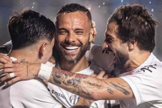 Guilherme vem tendo papel fundamental nas vitórias do Santos no Brasileirão - (crédito: Foto: Raul Baretta / Santos) Guilherme vem tendo papel fundamental nas vitórias do Santos no Brasileirão - (crédito: Foto: Raul Baretta / Santos)