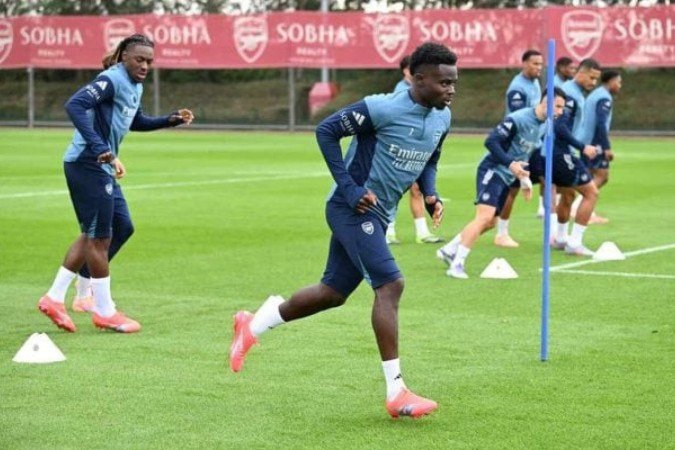 Jogadores do Arsenal durante treinamento da equipe -  (crédito: Foto: Divulgação)