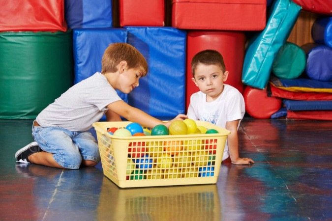 A socialização também é importante para crianças autistas (Imagem: Robert Kneschke | Shutterstock) - (crédito: EdiCase) A socialização também é importante para crianças autistas (Imagem: Robert Kneschke | Shutterstock) - (crédito: EdiCase)