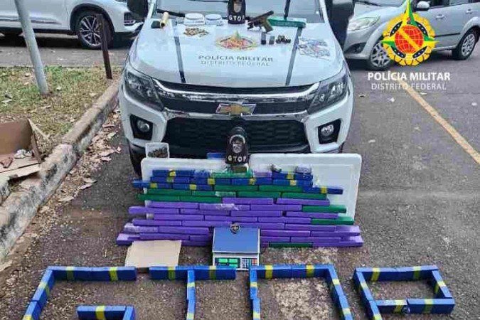 Polícia Militar apreende quase 100 kg de maconha e prende três pessoas em Santa Maria
 -  (crédito: PMDF/Divulgação)