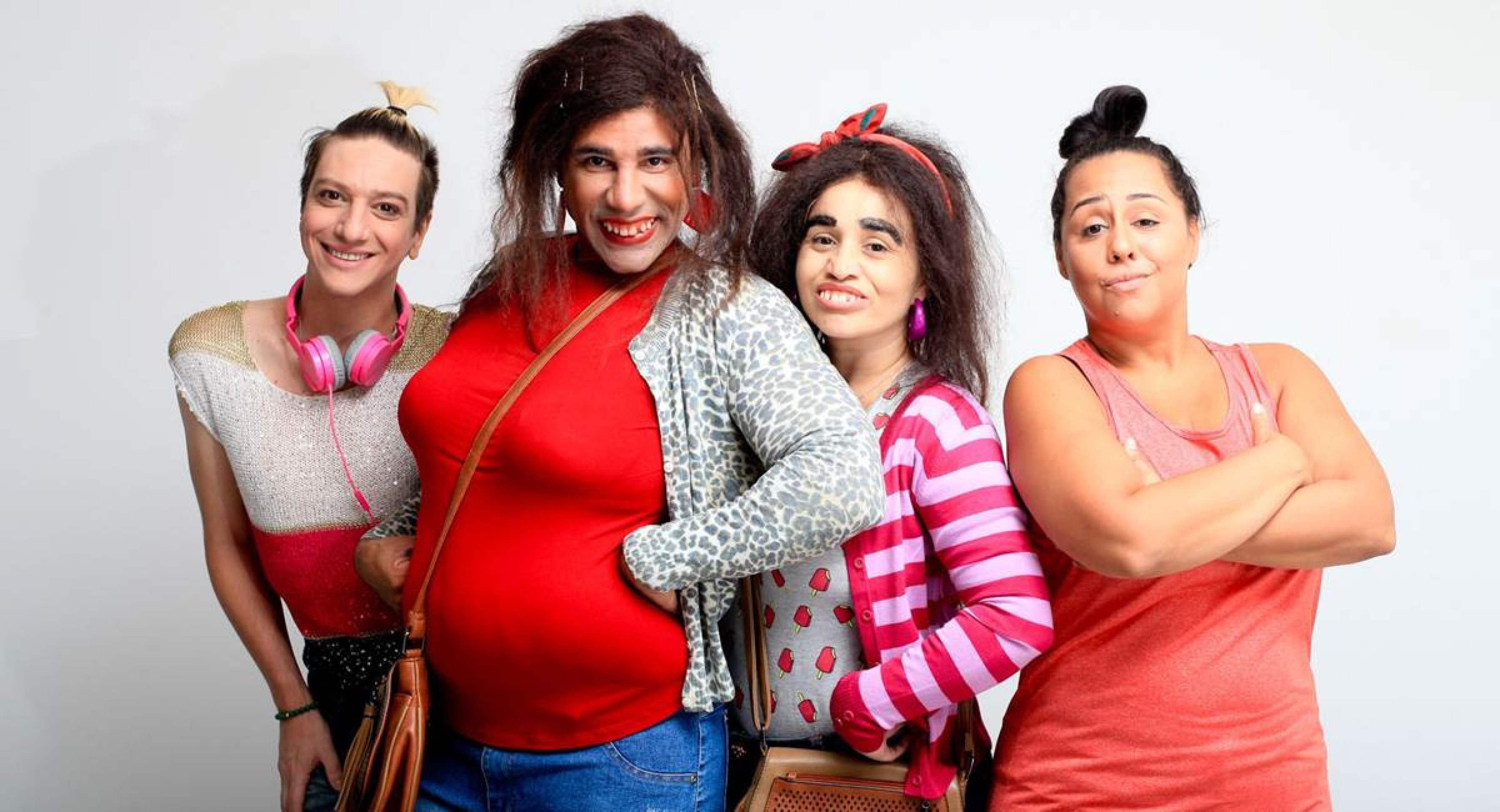 Com Andy Gercker, Rodrigo Santanna e Isabelle Marques no sitcom Tô de Graça