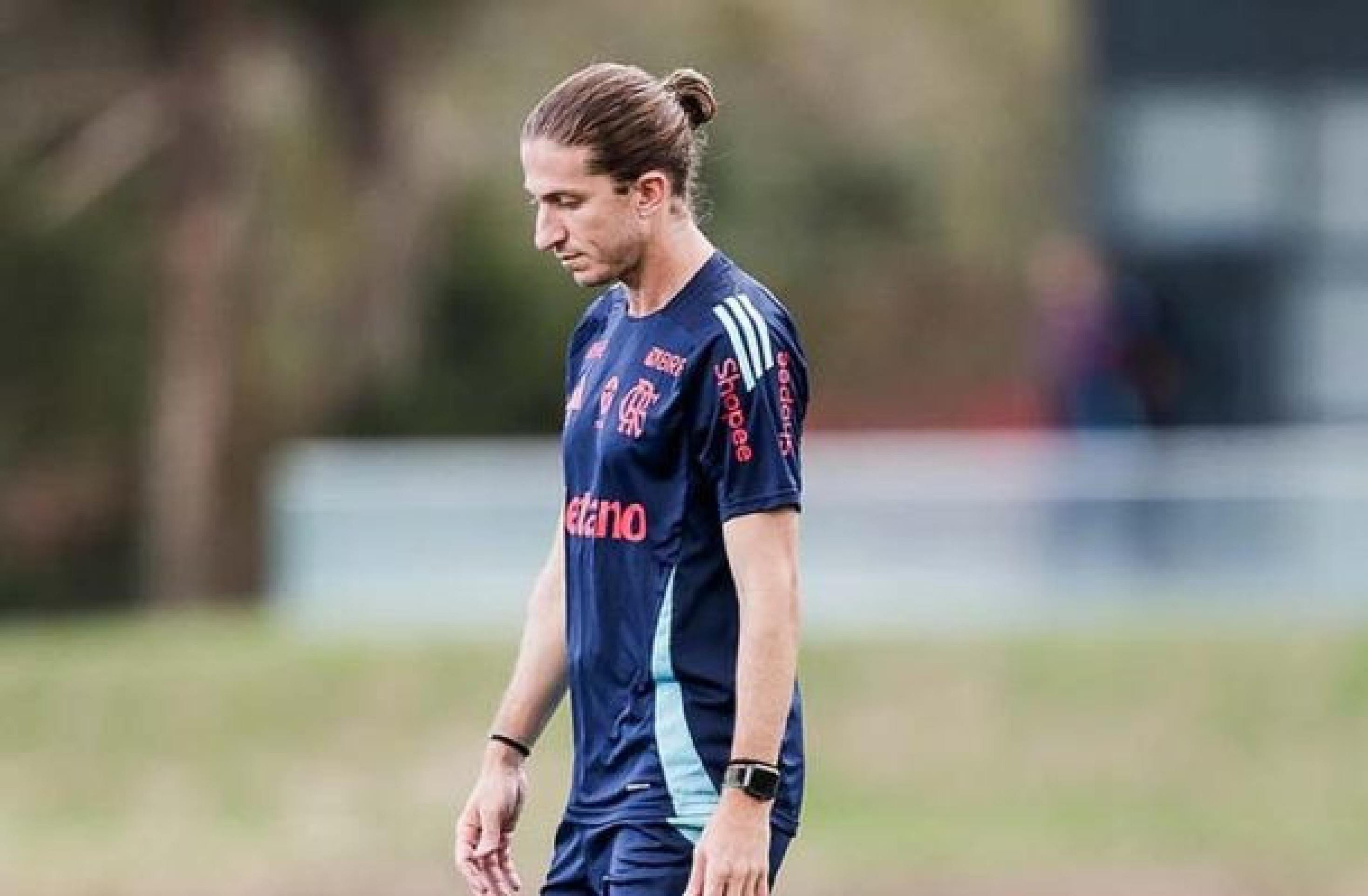 Filipe Luís segue com dúvidas para escalar o Flamengo