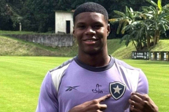 Kadir tem números impressionantes na base do Botafogo. Ele chegou em agosto - (crédito: Foto: Divulgação/Botafogo ) Kadir tem números impressionantes na base do Botafogo. Ele chegou em agosto - (crédito: Foto: Divulgação/Botafogo )