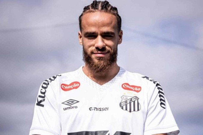Santos anuncia a contratação de Billal Brahimi - (crédito: Foto: Reprodução/X) Santos anuncia a contratação de Billal Brahimi - (crédito: Foto: Reprodução/X)