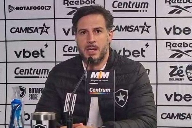 Coelho expressou a indignação do Botafogo antes da coletiva de Davide Ancelotti  -  (crédito: Foto: Vitor Silva/Botafogo)