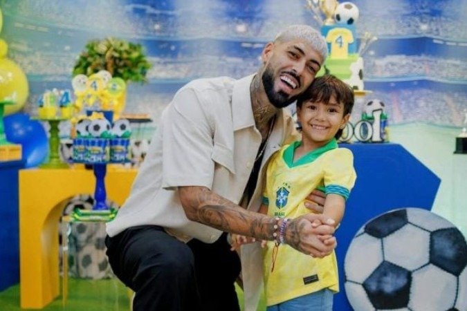 Barboza e o filho mais novo, em festa de aniversário - (crédito: Foto: Reprodução ) Barboza e o filho mais novo, em festa de aniversário - (crédito: Foto: Reprodução )