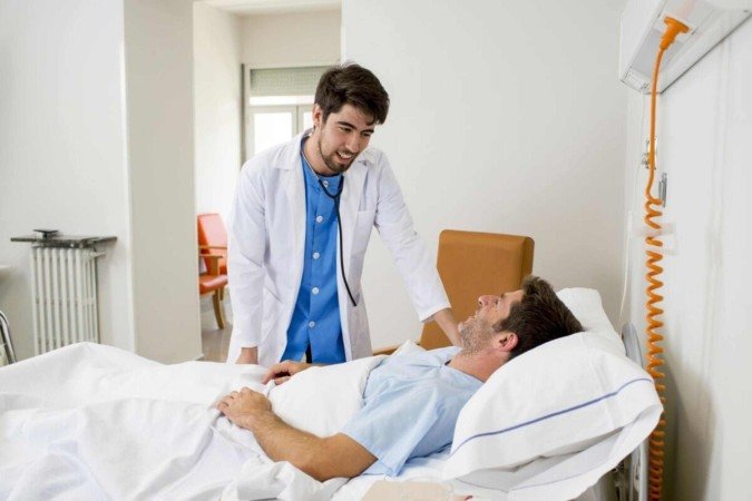 Alguns sintomas ajudam a diferenciar caso de emergência e urgência médica (Imagem: Marcos Mesa Sam Wordley | Shutterstock) - (crédito: EdiCase) Alguns sintomas ajudam a diferenciar caso de emergência e urgência médica (Imagem: Marcos Mesa Sam Wordley | Shutterstock) - (crédito: EdiCase)