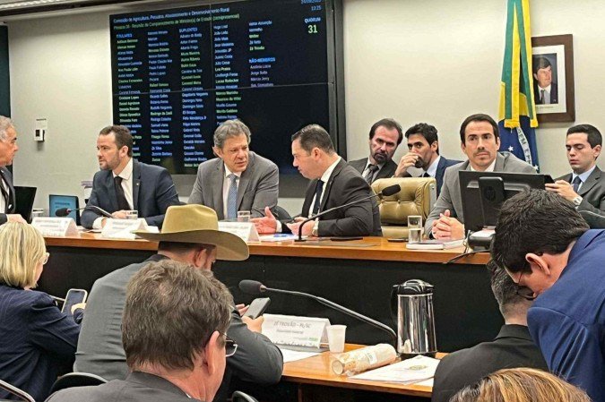 Haddad será cobrado na Câmara sobre dívidas rurais e taxação de LCA