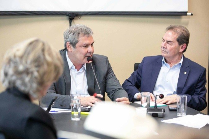 O líder do PT na Câmara, Lindbergh Farias, e o relator Paulinho da Força, em reunião nesta quarta-feira (24/9) sobre o PL da Anistia - (crédito: Gabriel Paiva/PT na Câmara) O líder do PT na Câmara, Lindbergh Farias, e o relator Paulinho da Força, em reunião nesta quarta-feira (24/9) sobre o PL da Anistia - (crédito: Gabriel Paiva/PT na Câmara)
