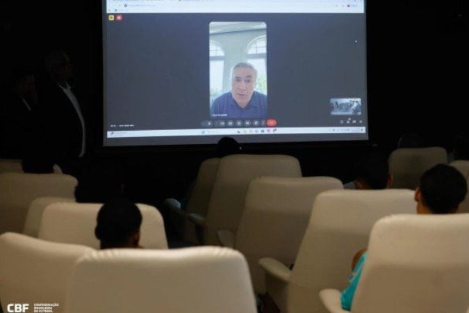 Ancelotti em videochamada com Seleção sub-20 - (crédito: Foto: Rafael Ribeiro/CBF) Ancelotti em videochamada com Seleção sub-20 - (crédito: Foto: Rafael Ribeiro/CBF)