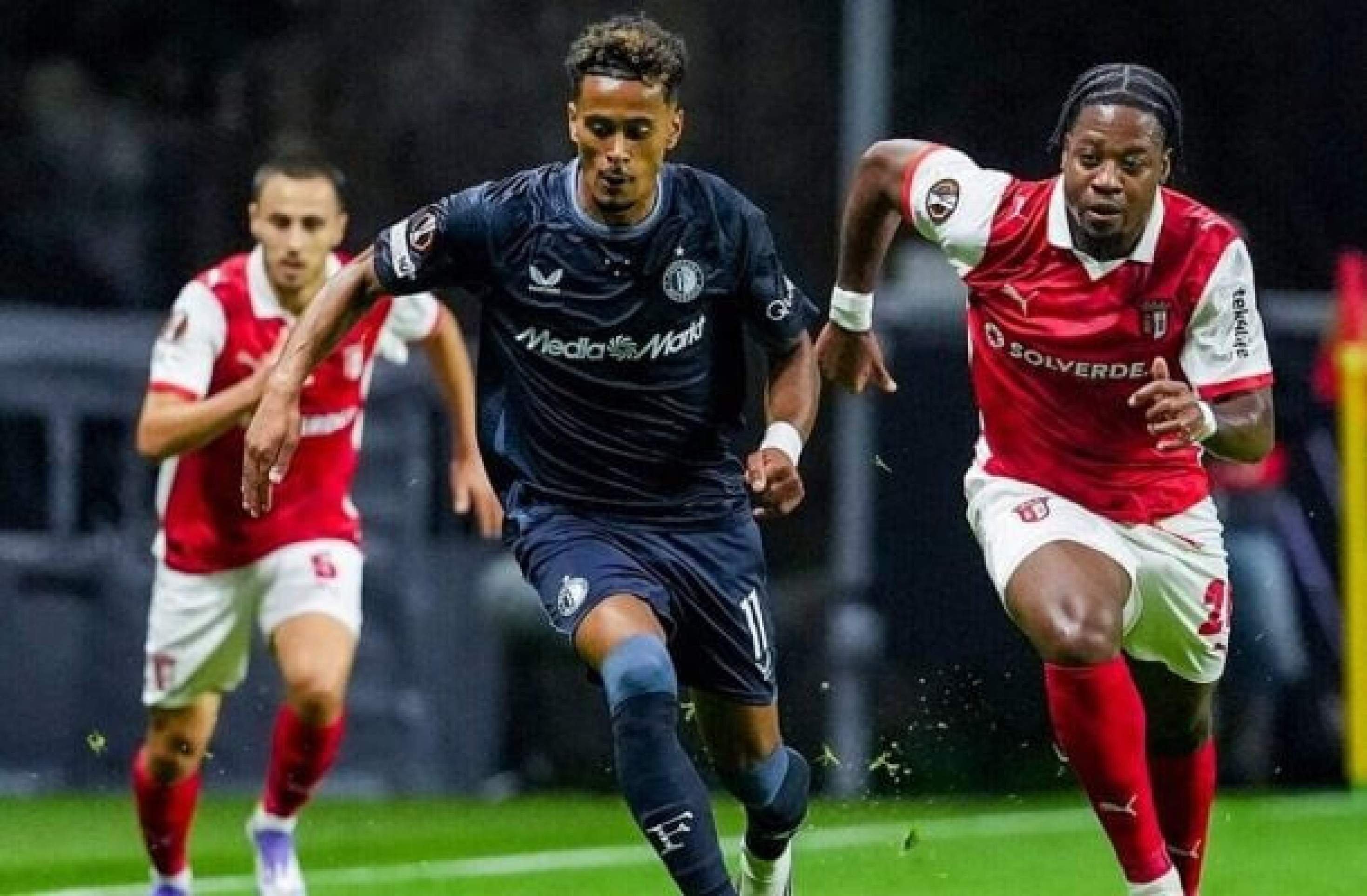 Braga vence o Feyenoord e pula na frente na Liga Europa