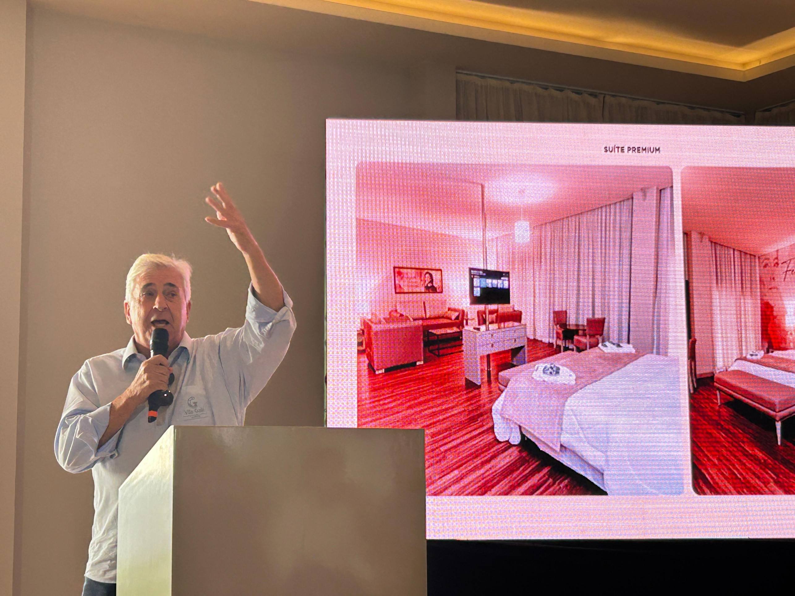 Fundador dos hotéis Vila Galé, Jorge Rebelo de Almeida, em coletiva