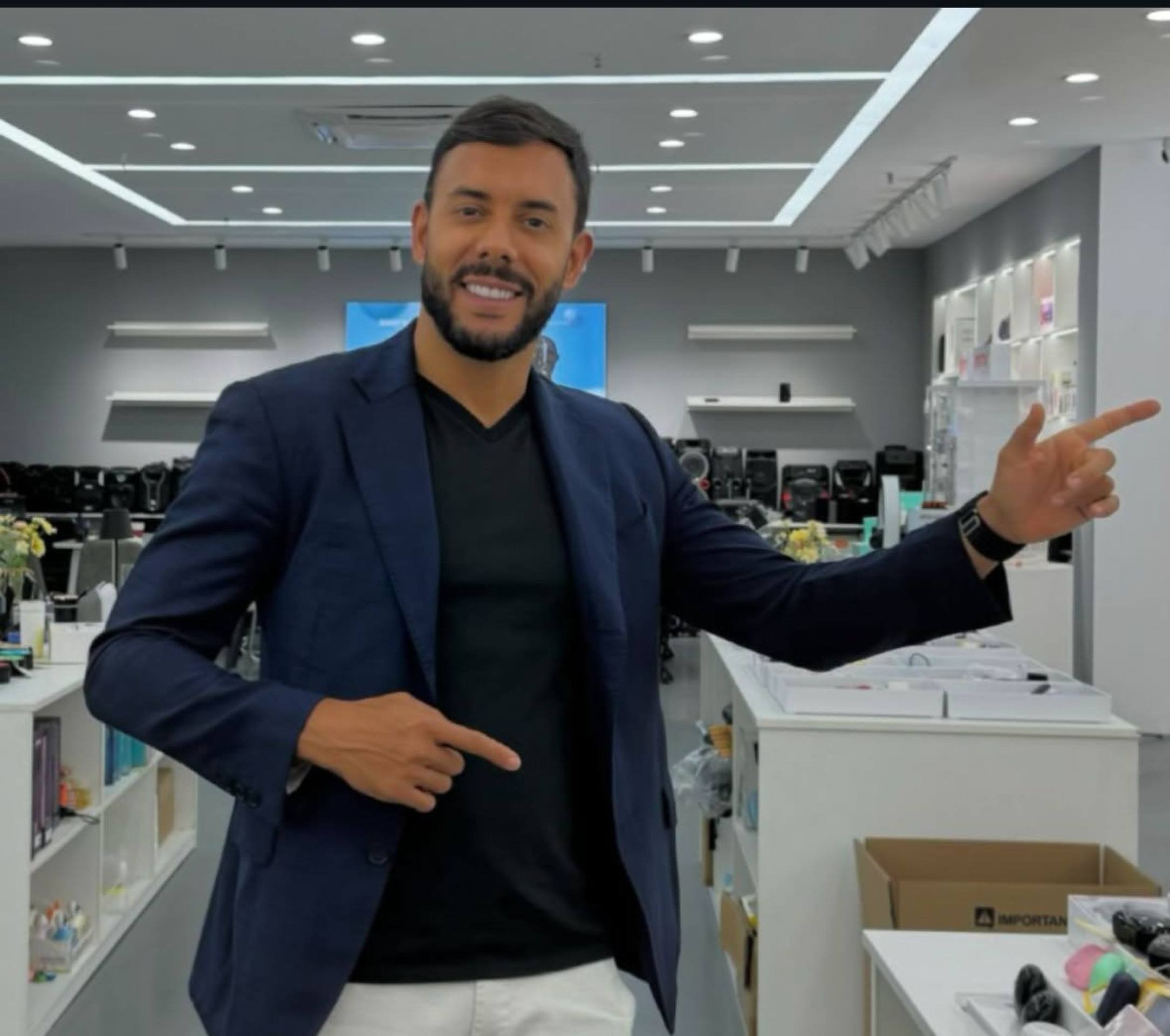 Referência na produção de acessórios para celular no DF completa 25 anos