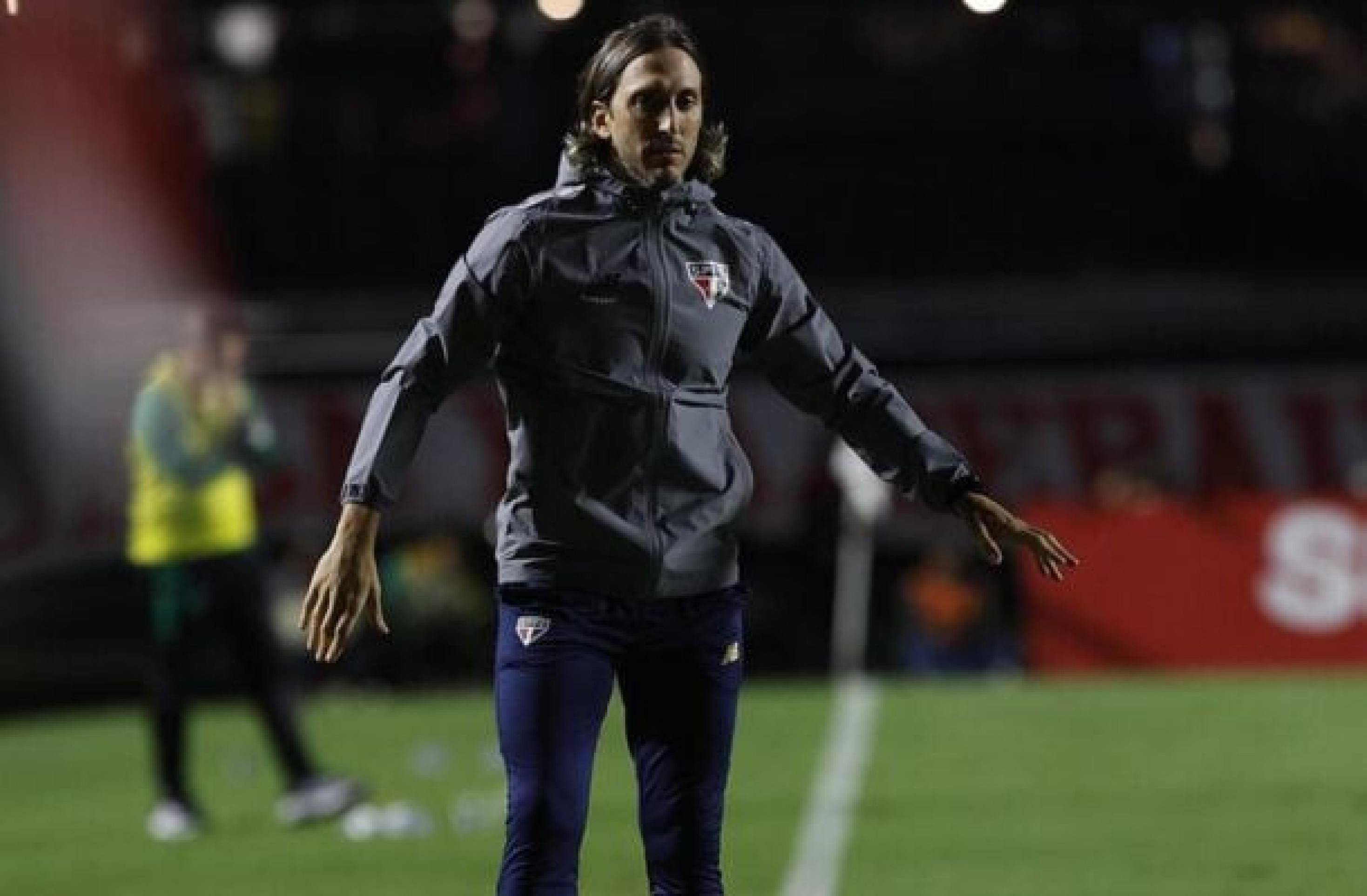 Fluminense encaminha contratação de Luís Zubeldía