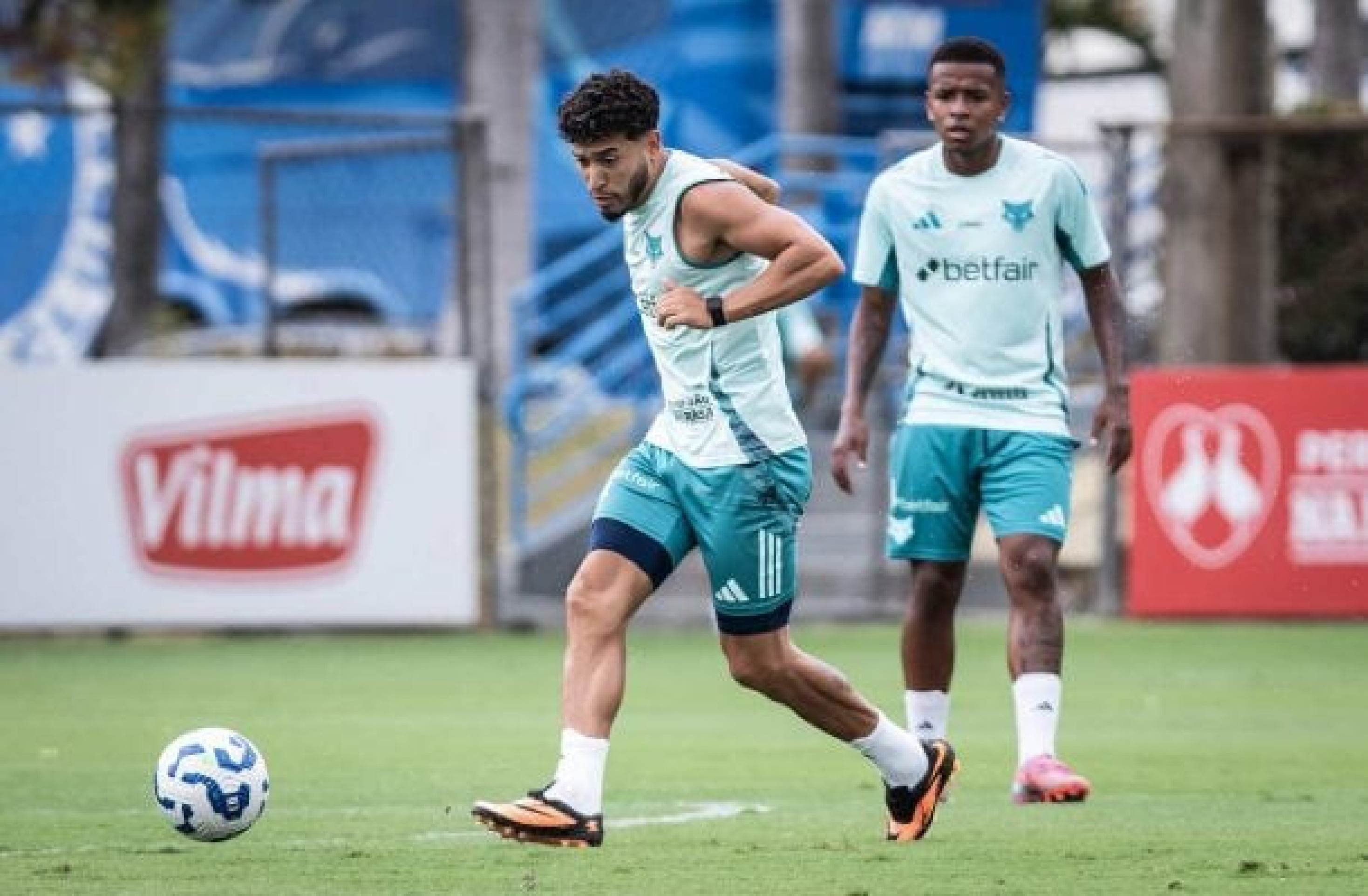 William, do Cruzeiro, faz pedido à CBF antes de jogos no Rio: “Nossa maior preocupação é a arbitragem”