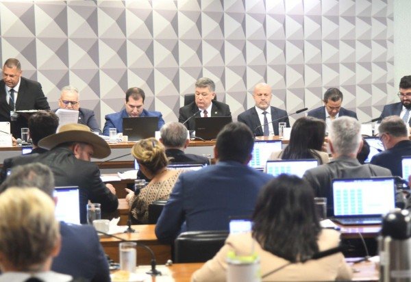  Ed Alves CB/DA Press