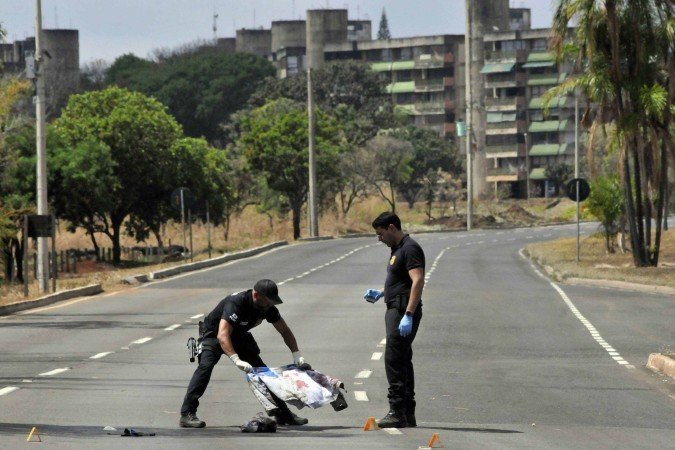 Roupas manchadas de sangue foram deixadas no local do crime -  (crédito:  Marcelo Ferreira/CB/D.A Press)