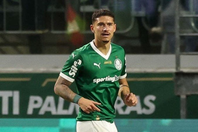 EMILIANO MARTÍNEZ - O volante conseguiu dar um melhor ajuste no posicionamento defensivo, conseguindo dar um passo a frente e impedido que o adversário aparecesse com mais peso no último terço do campo. Nota: 6 - Foto: Cesar Greco/Palmeiras