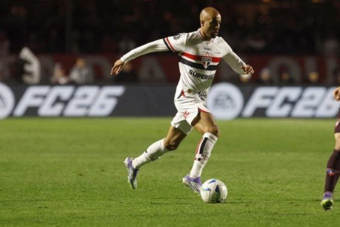 Lucas Moura pediu o apoio do torcedor para a sequência da temporada - (crédito: Foto: Rubens Chiri/São Paulo FC) Lucas Moura pediu o apoio do torcedor para a sequência da temporada - (crédito: Foto: Rubens Chiri/São Paulo FC)