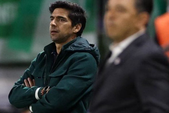 ABEL FERREIRA - O treinador manteve a formação da primeira partida. Sofreu do próprio veneno com um gol de bola parada logo no início do jogo e teve um primeiro tempo mais complicado. Entretanto, conseguiu arrumar bem a equipe, mesmo sem alterações, e conseguiu chegar a virada naturalmente. Nota: 6 - Foto: Cesar Greco/Palmeiras