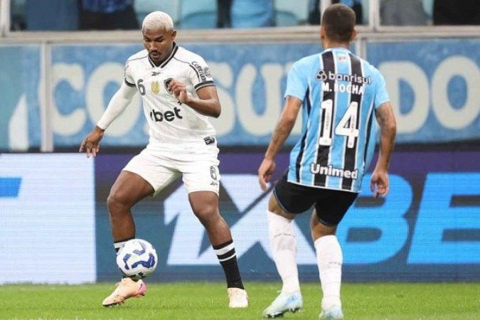 Cuiabano ouviu impropérios do público gremista, mas respondeu com gol -  (crédito: Foto: Vitor Silva/Botafogo)