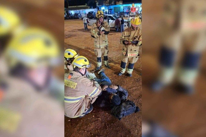 Ele estava consciente e orientado, mas apresentava escoriações pelo corpo -  (crédito: Divulgação/CBMDF)