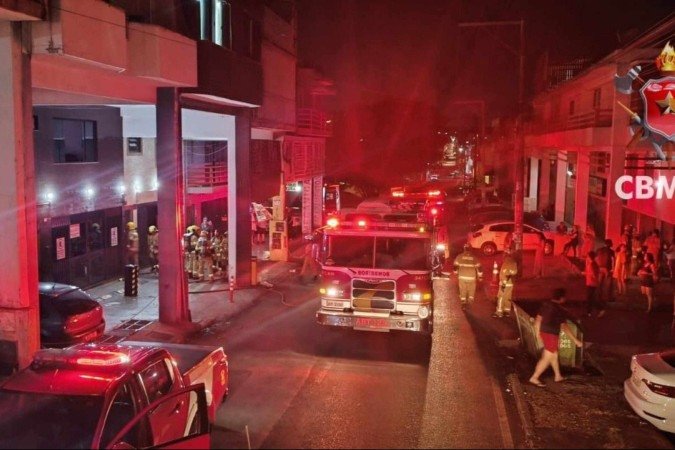 As causas do incêndio serão apuradas pela perícia do CBMDF, que foi acionada -  (crédito: Divulgação/CBMDF)
