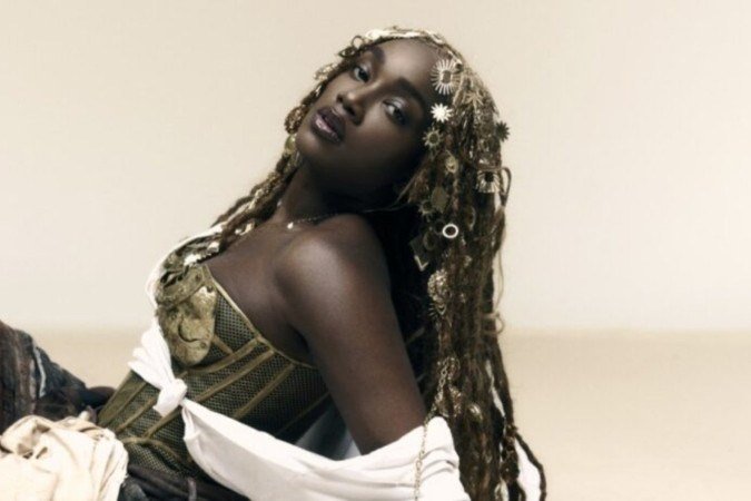 IZA se reinventa no reggae e celebra sucesso de Liniker -  (crédito: TMJBrazil)