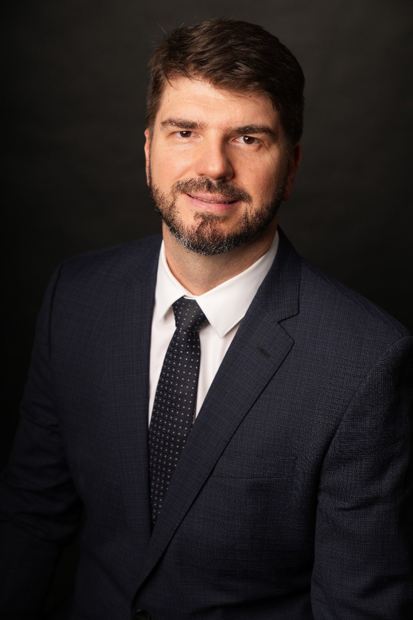 Luciano Ambrosini, m&eacute;dico cirurgi&atilde;o digestivo 