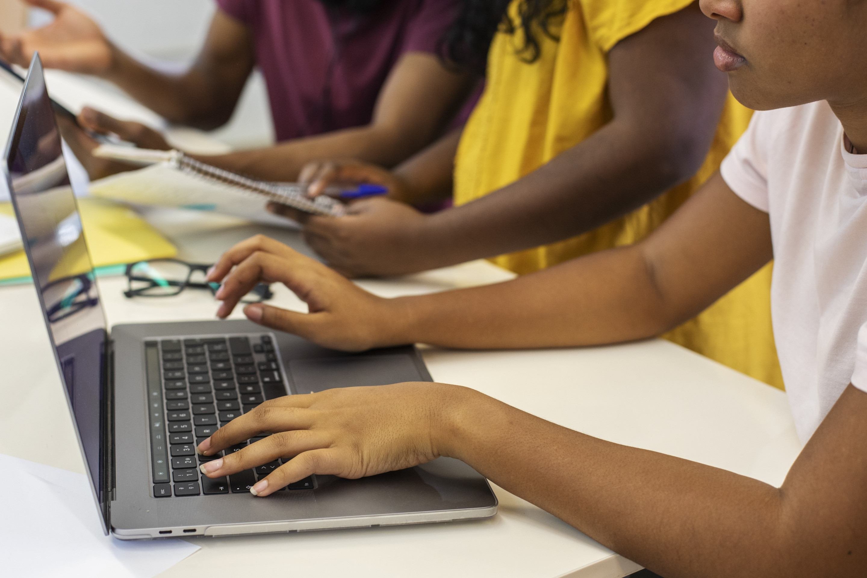 Educação conectada: saiba como a tecnologia vai mudar o ensino; siga