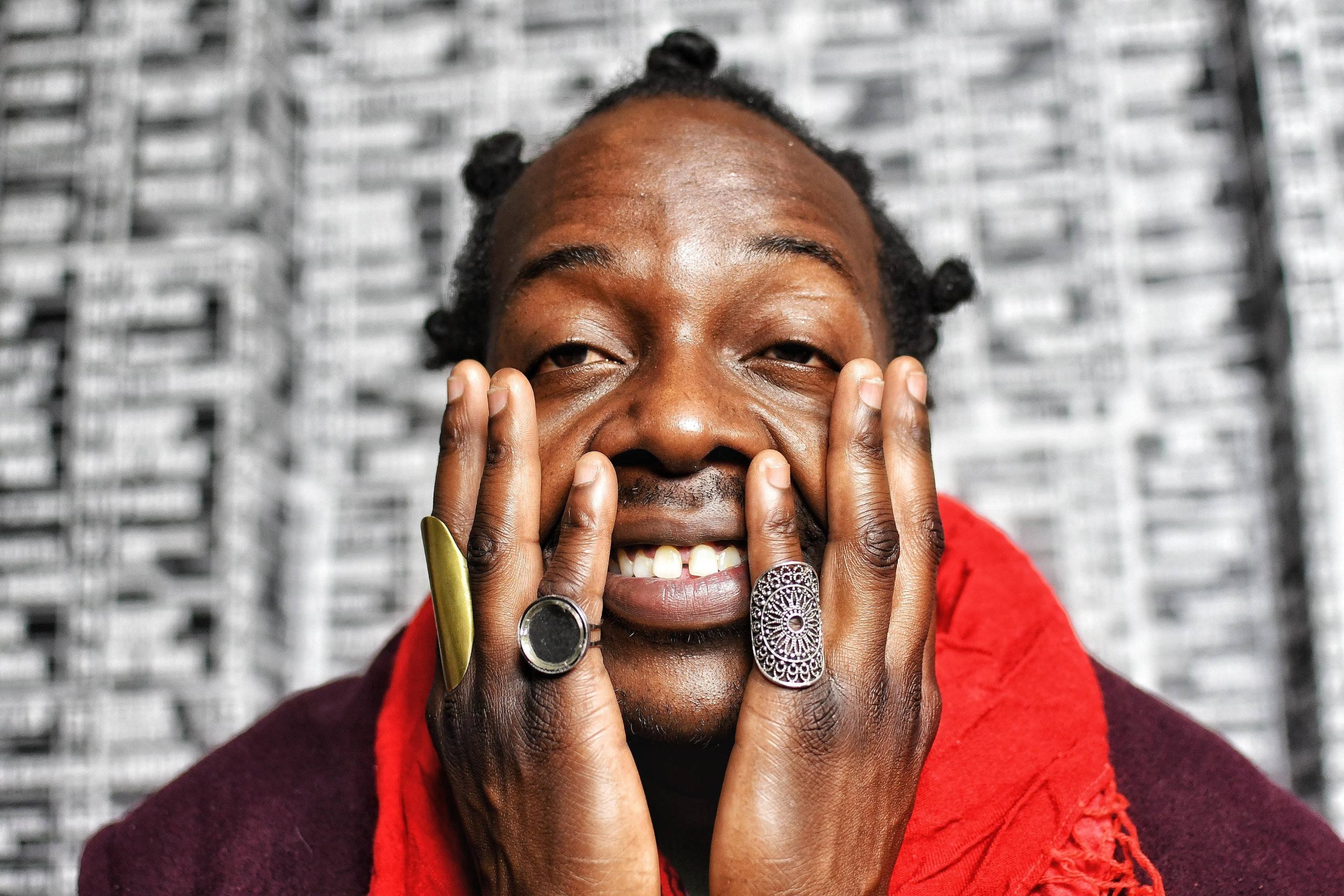 François Muleka realiza show e oficina de composição e performance musical