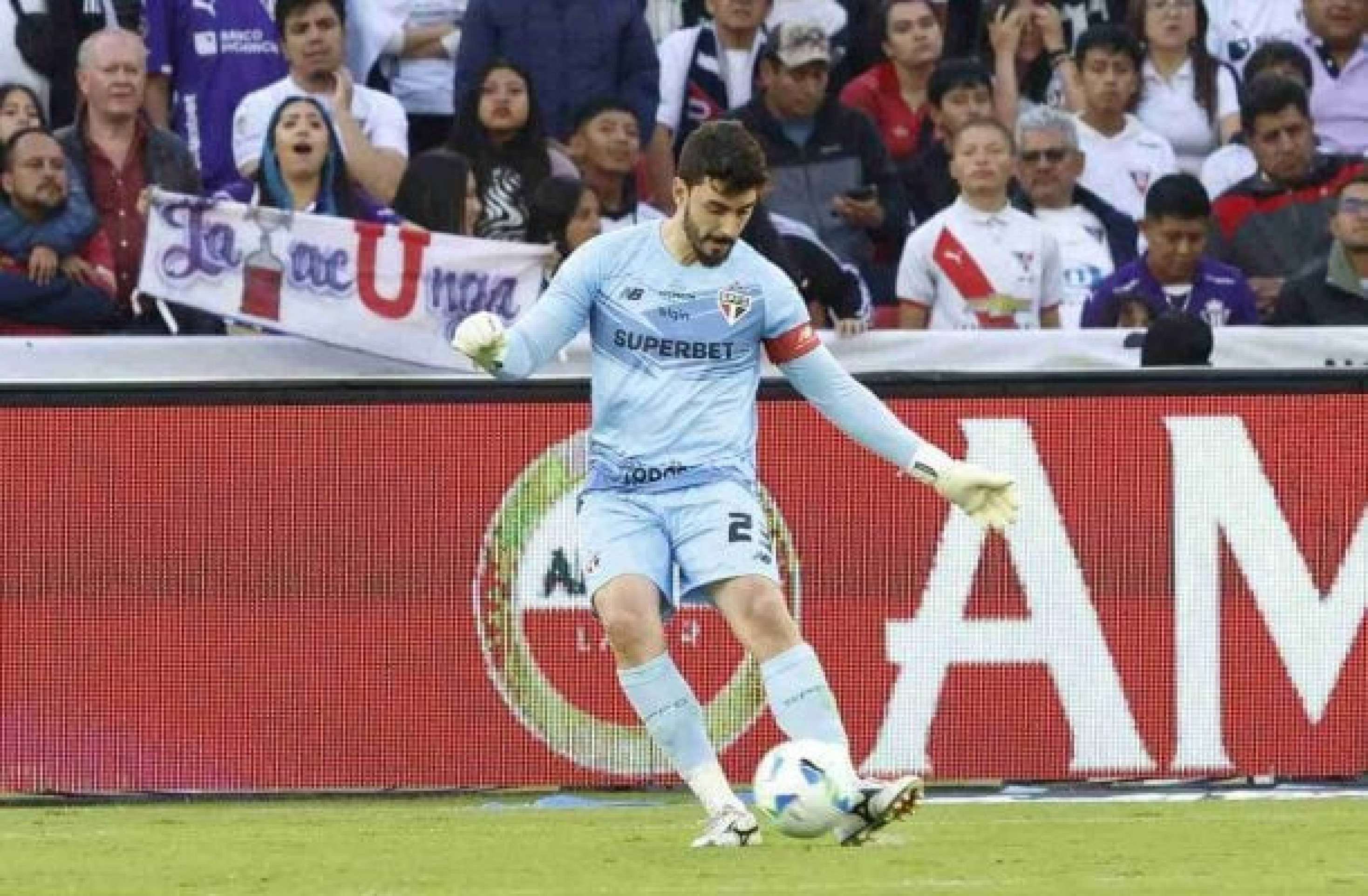 Rafael lamenta falta de eficiência na eliminação do São Paulo na Libertadores