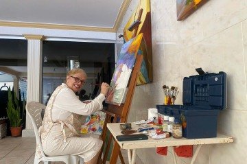 Jozie Maranhão: "Gosto de pintar, costurar, bordar à mão, já estudei canto várias vezes. Enfim, gosto de estar em movimento" -  (crédito: Maria Eduarda Lavocat)