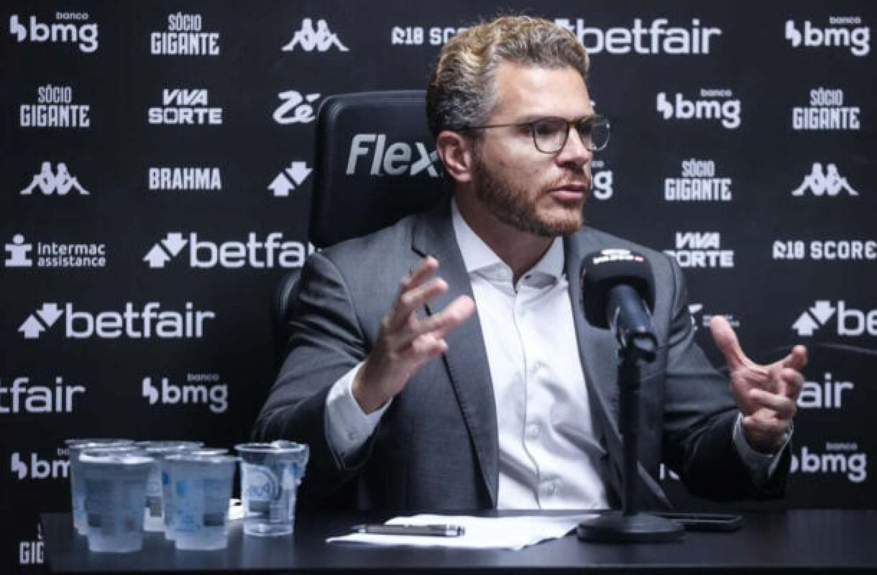 Grupo de sócios questiona possível empréstimo de R$ 80 milhões do Vasco