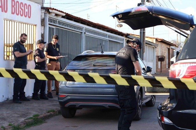No Gama, a motorista acreditou que a arma usada na tentativa de assalto era de brinquedo e reagiu. Vizinho tentou ajudar e foi baleado